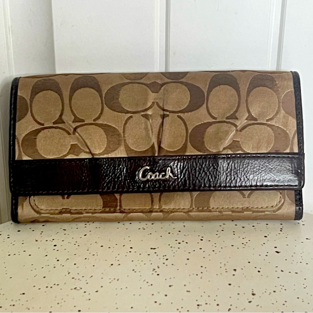 Coach emblem envelope wallet brown